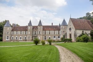 Château de Beaulieu à Pécy vu de face